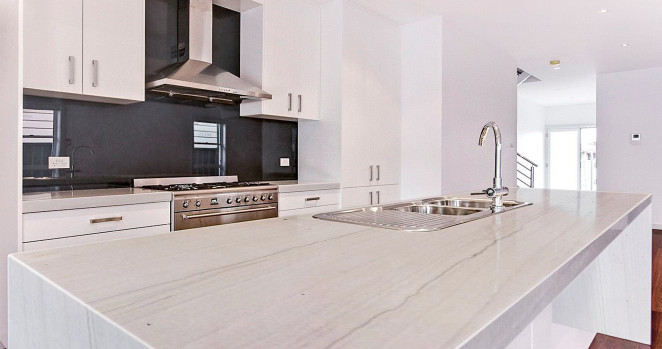 Venezia Stone Кварцит Diamond White Honed 20Mm