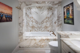 Venezia Stone Мрамор Calacatta Gold 20Mm