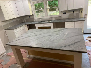 Venezia Stone Кварцит Platinum 20Mm