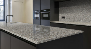 Venezia Stone Гранит Bainbrook Brown Полоса 30Mm