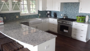 Venezia Stone Гранит Colonial White Полоса 30Mm