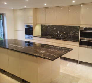 Venezia Stone EXTRA Гранит Black Cosmic Extra 30Mm