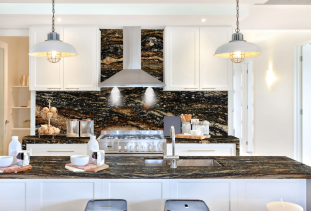 Venezia Stone Гранит Magma Gold Слэбы 322x177